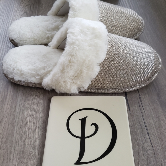 INC Faux Fur Lined Slippers Women's Size 11-12 Champagne Metallic Trend NWT - Picture 3 of 12